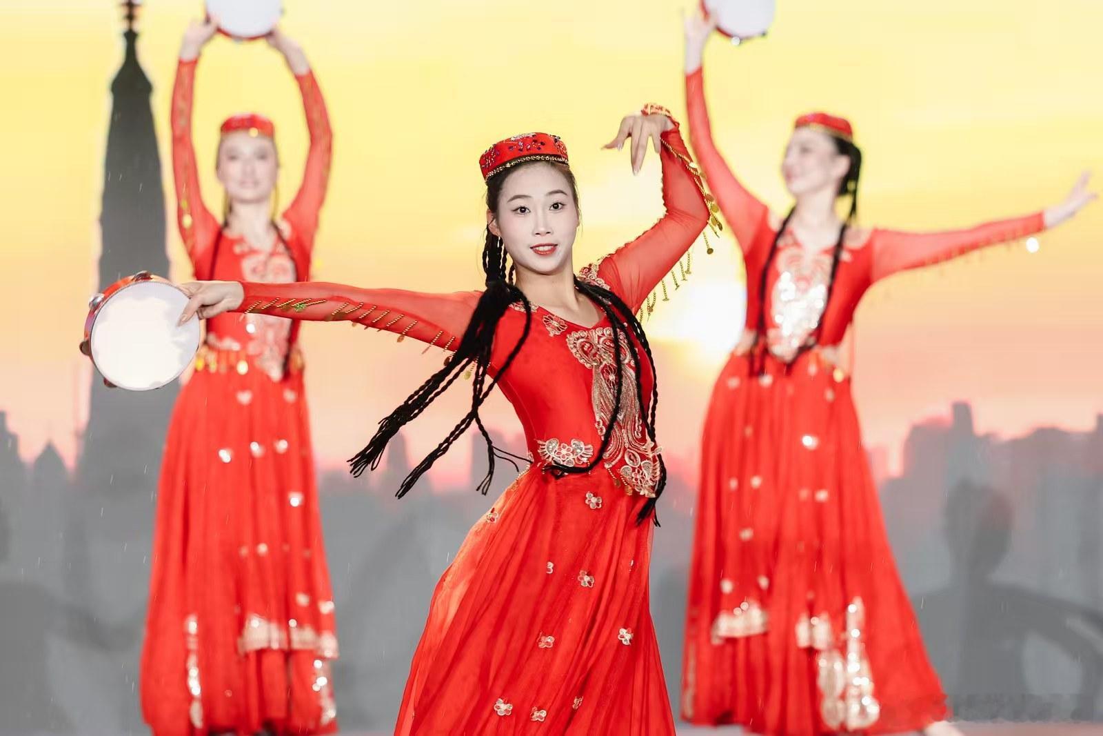 谁懂啊！雨天宅村就爱蹲 “浙” 里乡村直播～ 锁定 CCTV-17、央视三农全媒