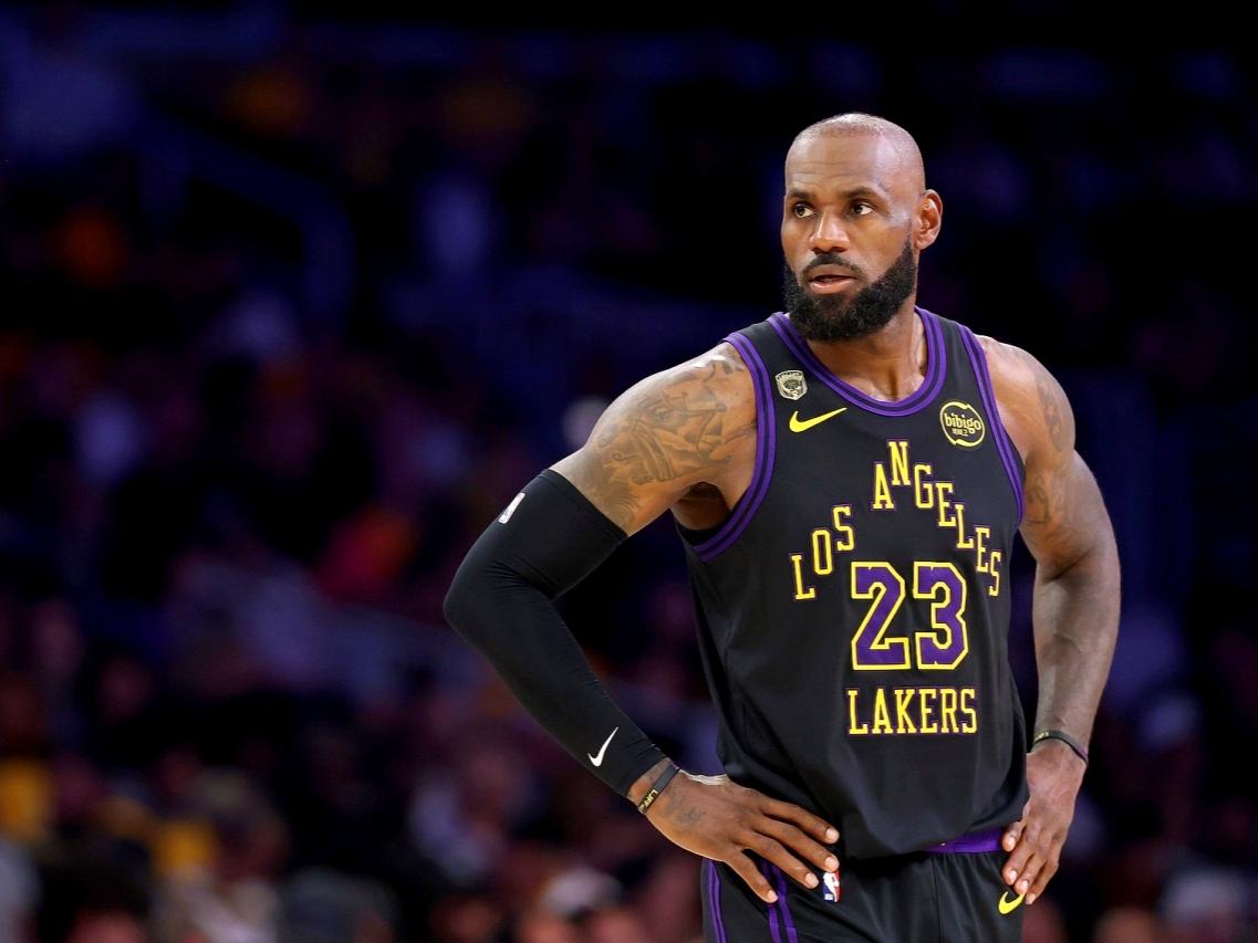 詹姆斯下一站去哪，其实无所谓

在NBA打了20多年球的詹师傅，下一站去哪里打球
