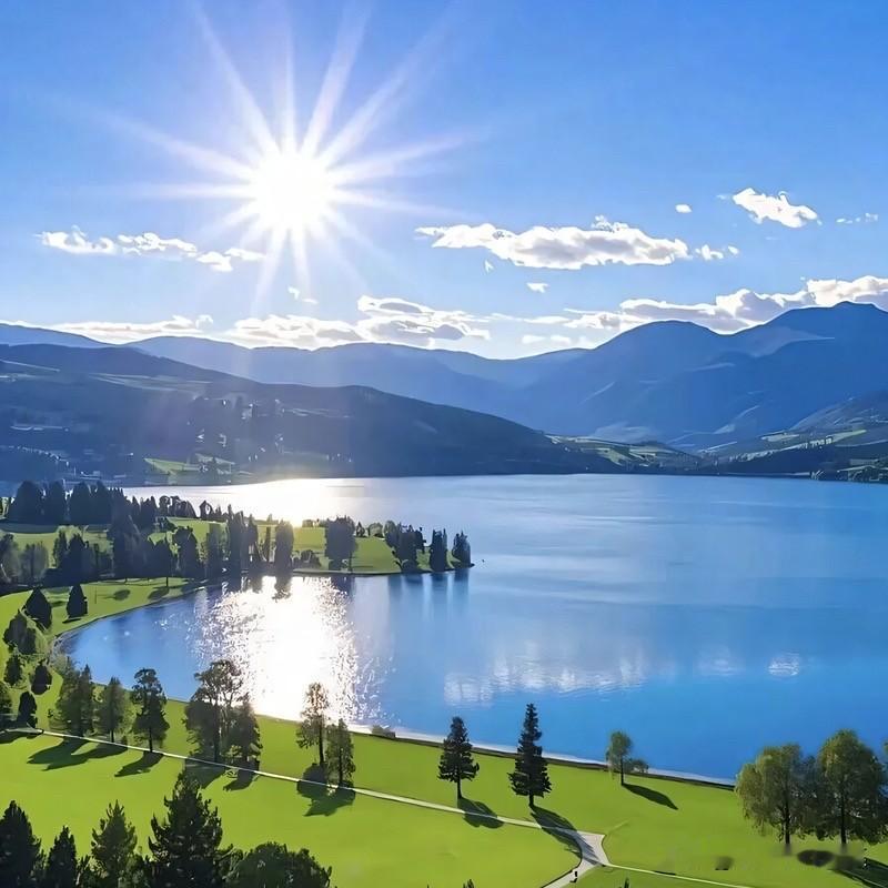 正常男人真的喜欢你，就是怕你跑了，怕你被别人抢走，怕你不属于他，怕你和别人好
