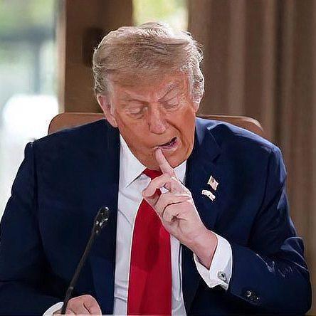 特朗普有权随意对他国发起军事行动吗？难道国内一点反对的意见都没有？

以前不是说