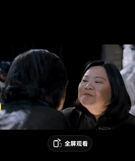 洪晃说：有一次，她和苏芒同时参加轩尼诗酒的一个商业活动……
苏芒有备而来：喝这酒