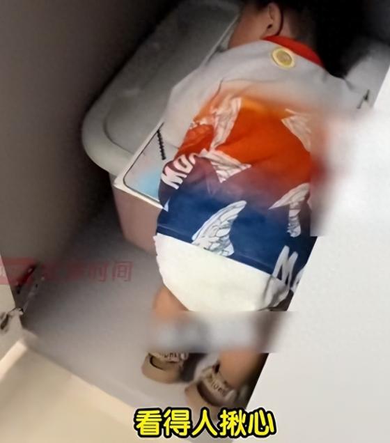 “太揪心了！”湖南，一个孩子在出生第二天母亲就去世了，但他一岁多时，意外发现母亲