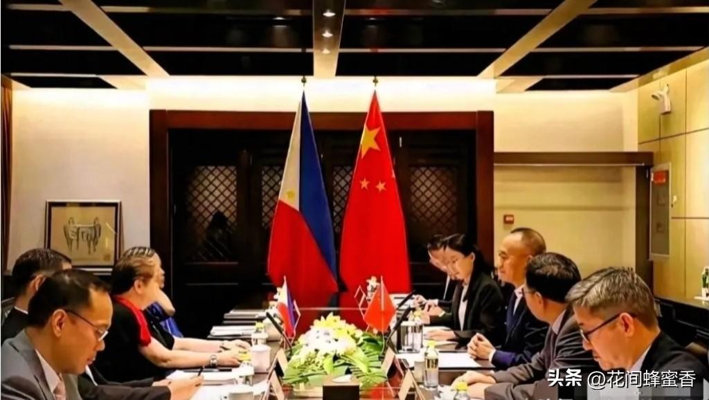 泉州谈判现场！
菲律宾两大诉求曝光，
一边要援助一边谈南海？
 
中菲南海双边磋