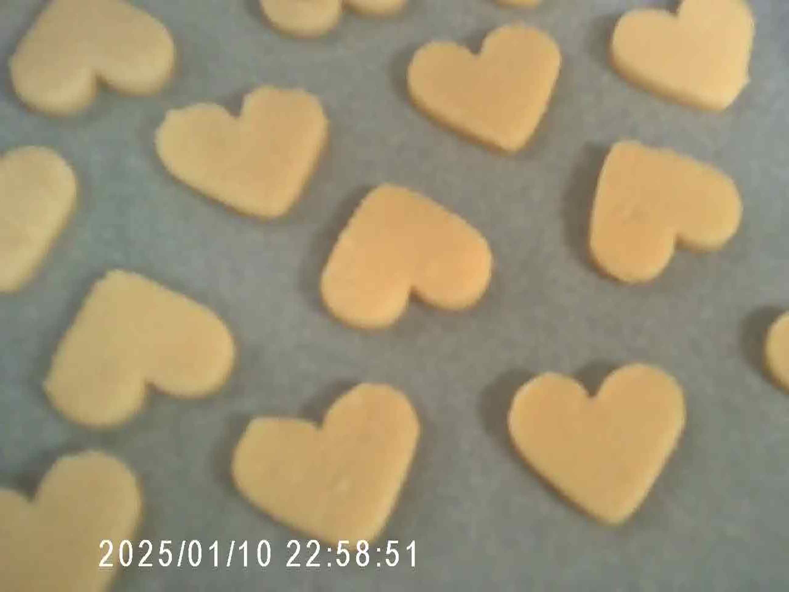 上传Minji前天烤给粉丝的cookie的NewJeans官方账号（+Minji