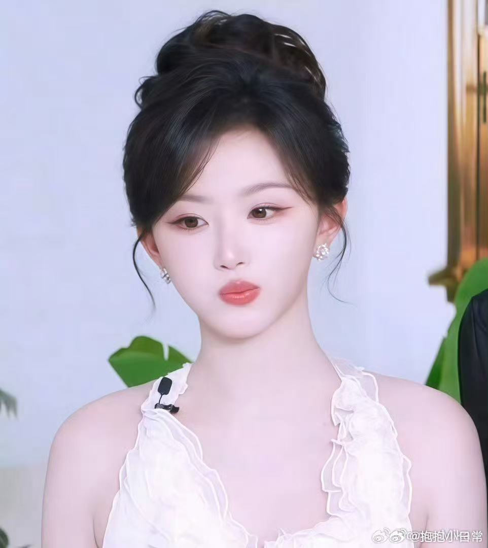 孔雪儿你美孔雪儿让我想了半天漂亮话 真的会被孔雪儿的颜值惊艳到，青苹果一样清甜美