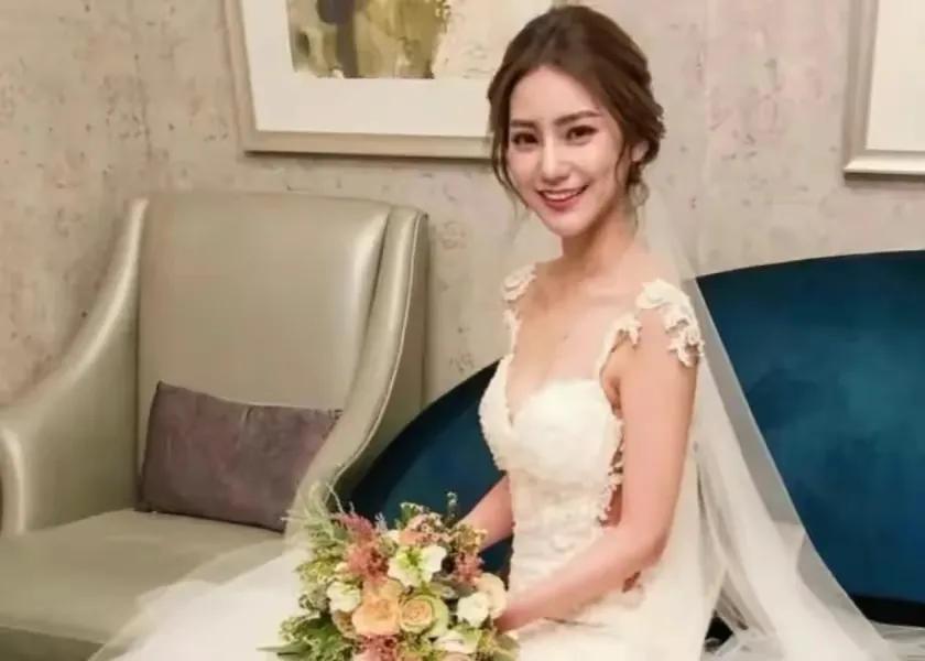 汪小菲力证新女友马小梅没有整容…，还拿出她小时候照片说她是天生丽质……

但马小