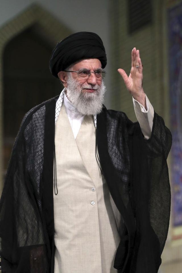 特朗普称一支庞大的舰队正前往伊朗苏莱曼尼没了后，伊朗就注定他的结局，早就成筛子了