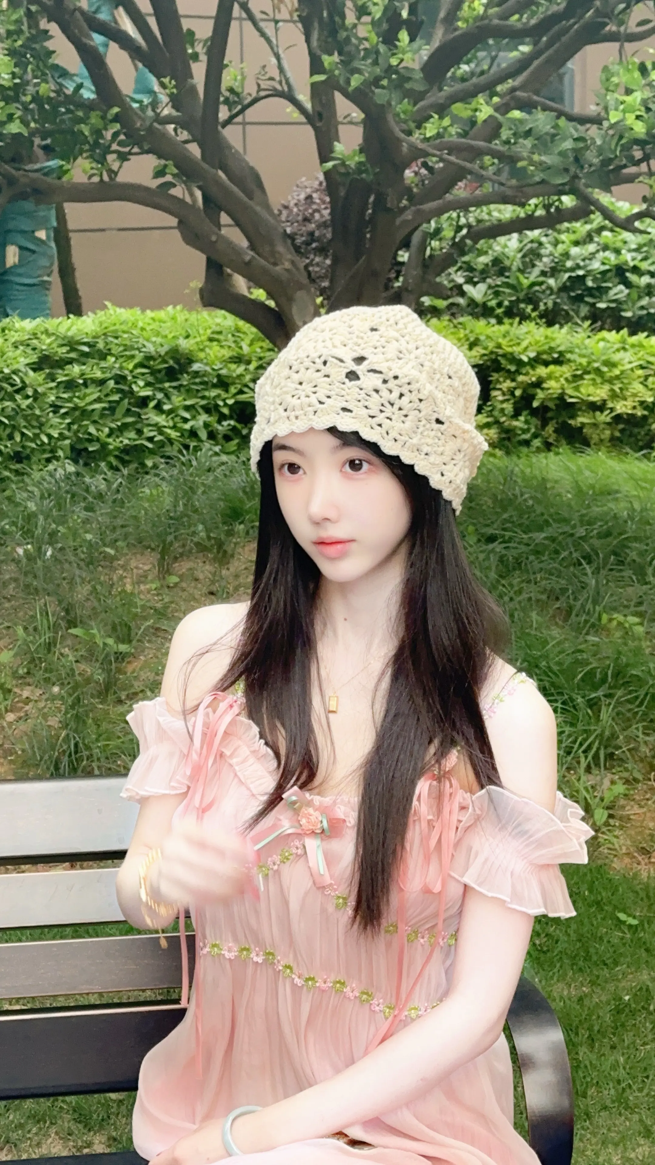 风停在窗边嘱咐你要爱这个世界