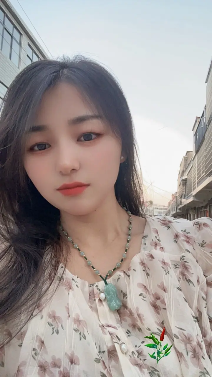 其实我是个很乖很听话的女孩子，只是在被人欺负的时候反驳而已