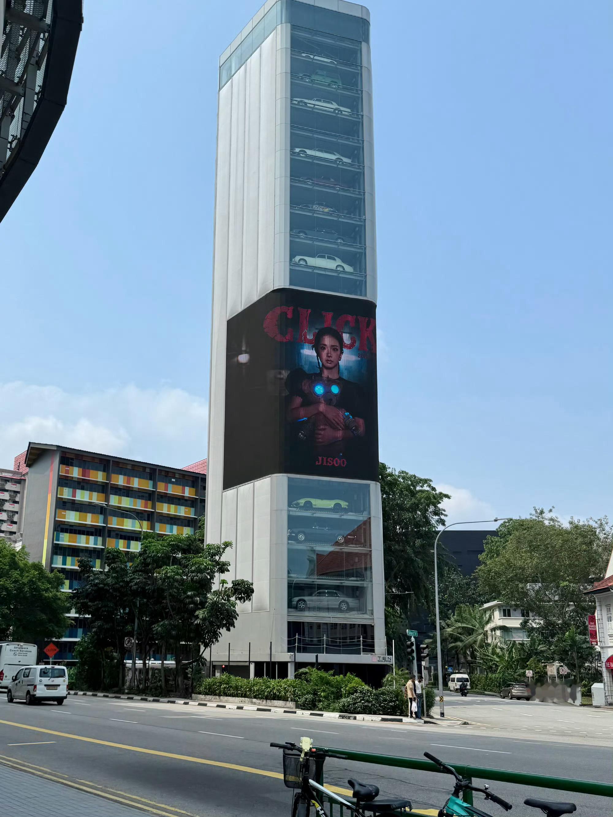 JISOO 《CLICK》新加坡宣传超大地广📍 ​​​