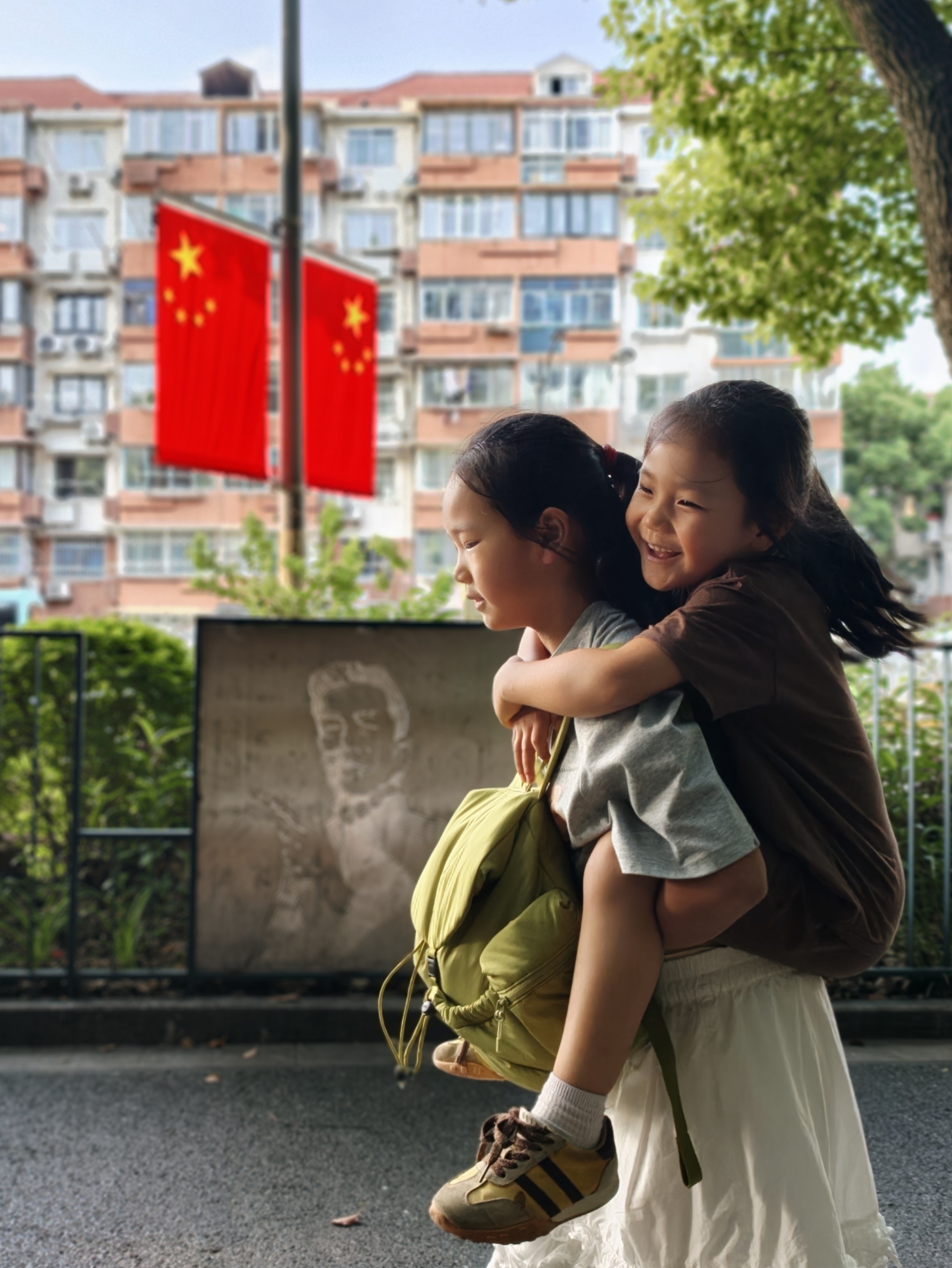 应个景。祝我们的祖国生日快乐，繁荣昌盛！ ​​​