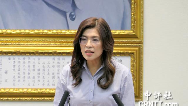 6月21日，郑丽文出席新竹市基层干部授证典礼时表示，"没有和平，这一切通通化为泡