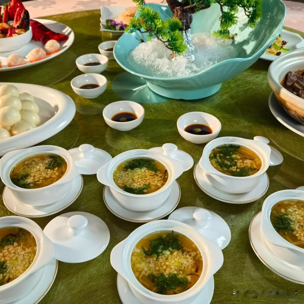 西安艳阳天西府饭店的特色美食怎么样？品尝一次保证难忘钟楼陕菜宝藏店 西安陕菜小馆