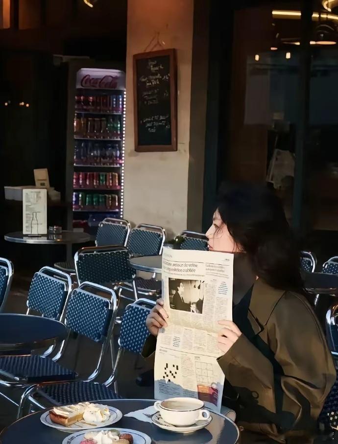 王诗龄在英国街拍反响不佳，主因是她展现的生活状态更像30+女性，与她的年龄不符。