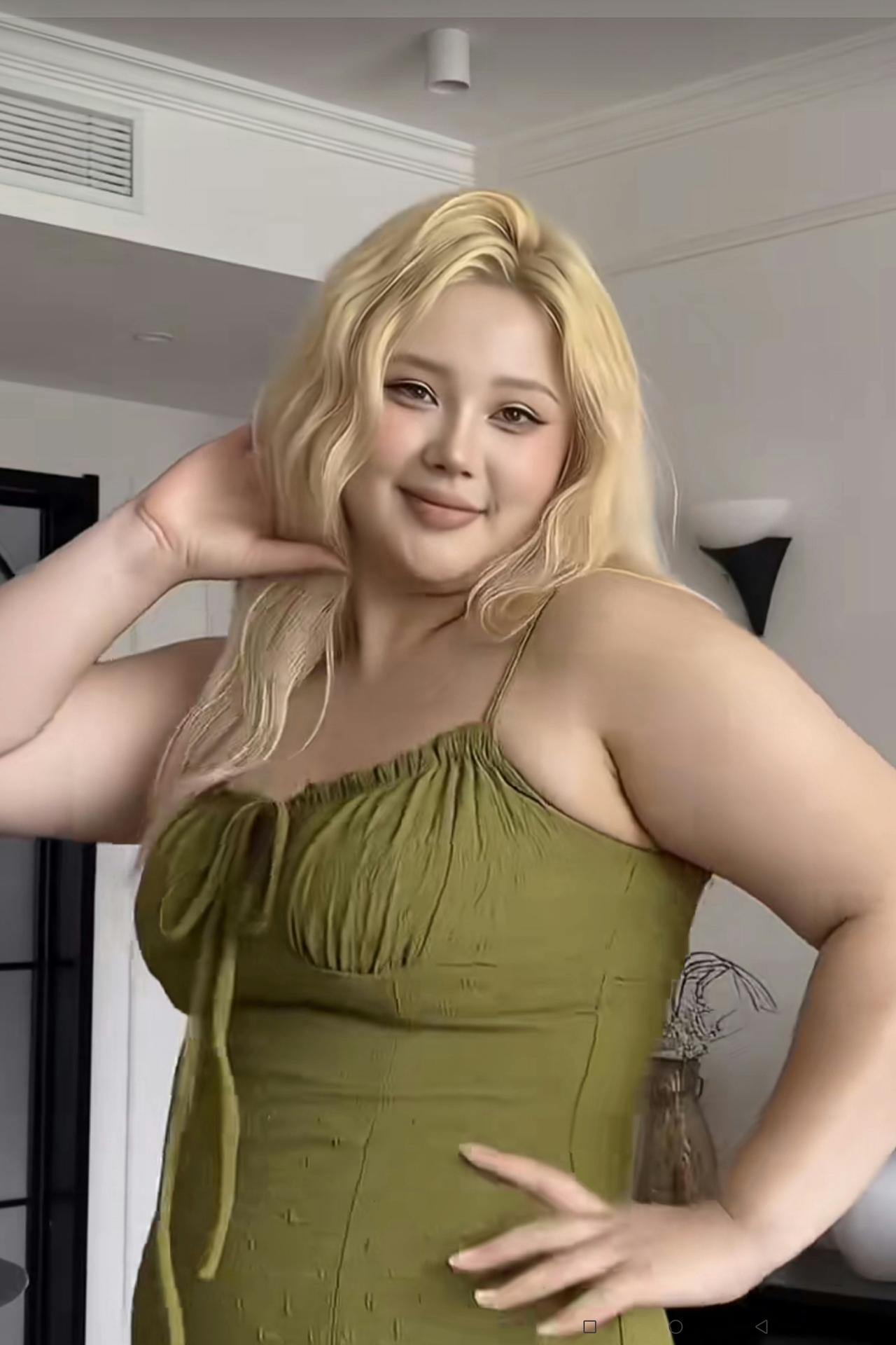 东大微胖美女？
俄罗斯微胖美女？
欧洲微胖美女？
美国微胖美女？
你来说说，她会
