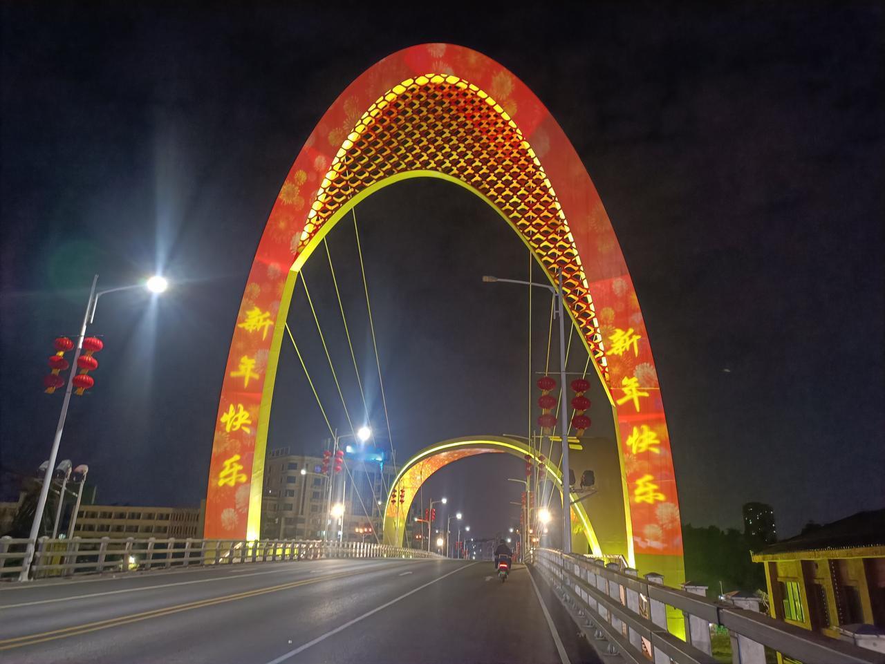 我是一个在江门工作了二十年的外地人，看着江门一步步发展，觉得江门是一个很低调的城