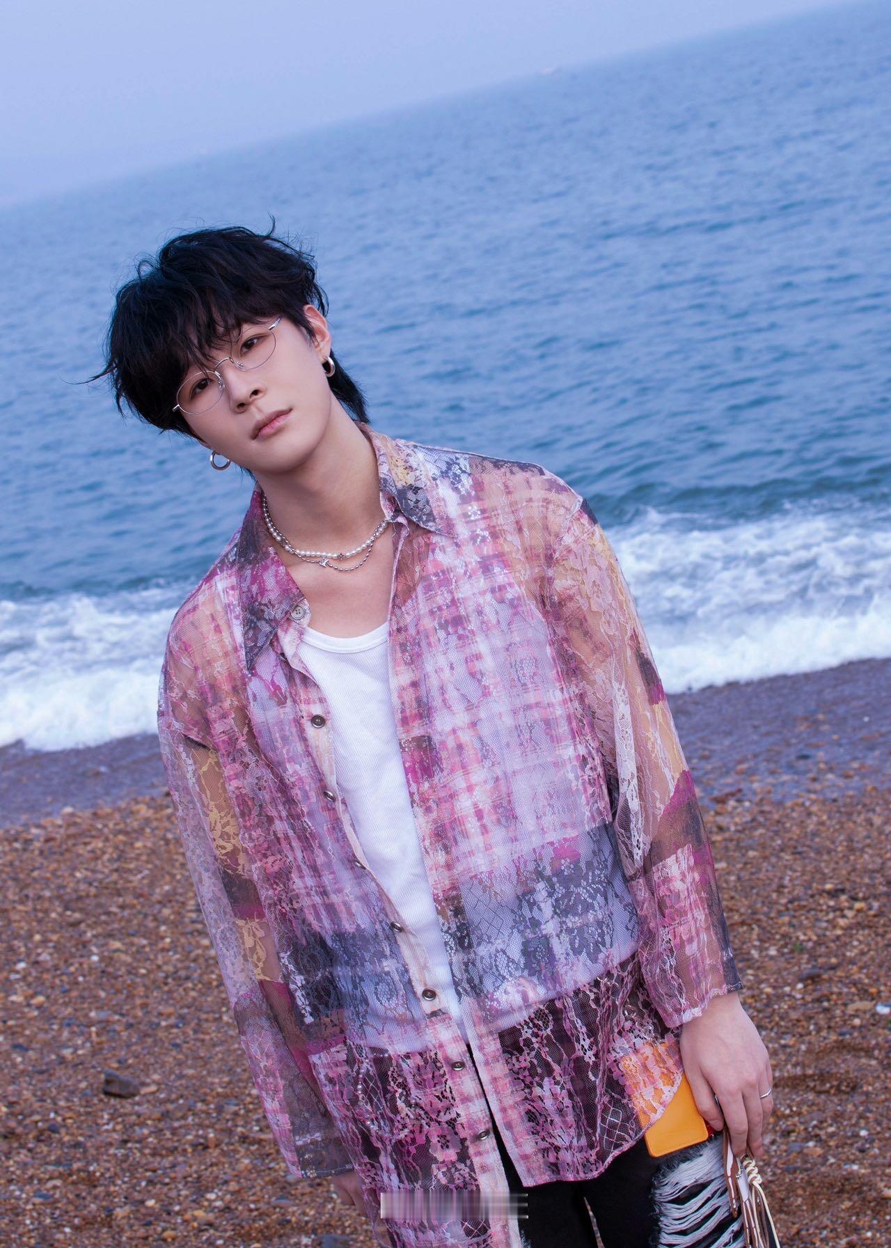 早安正是爱整活的年纪好期待这次早安又能整出什么花活儿呢，大眼音乐节一起期待 ​​