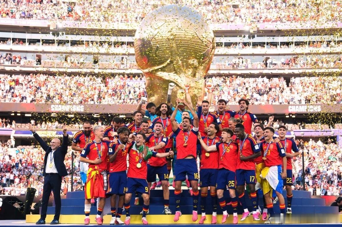 随着西班牙1-0击败阿根廷，2026年世界杯正式落幕！各大官方奖项全部揭晓 🏆