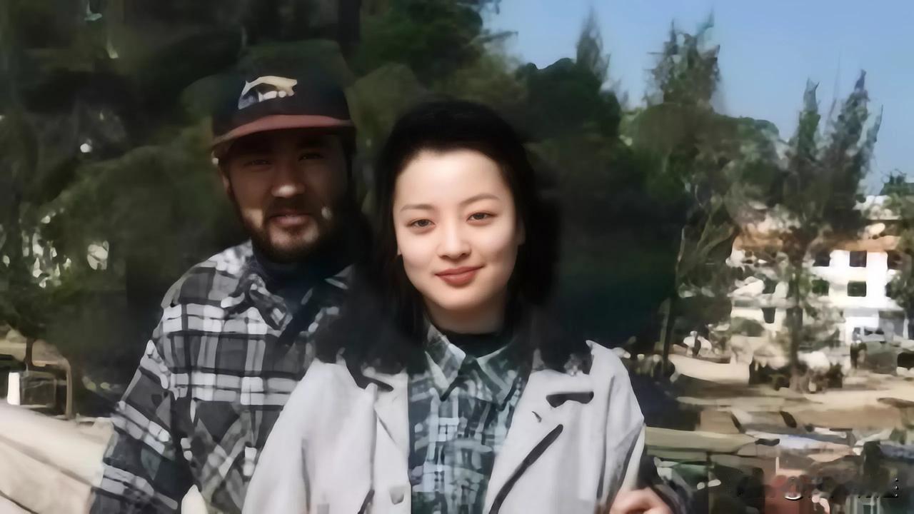 张纪中有的前妻，长得很美的，比他现在小他31岁的妻子还美，也更有气质，张大胡子不