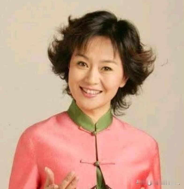 1999年，鞠萍向丈夫提出了离婚，丈夫同意离婚，却让她二选一，孩子和财产只能带走