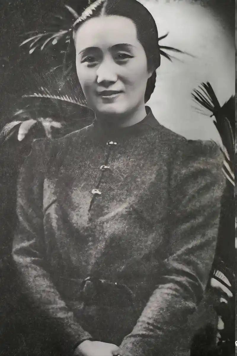 冯唐一句话点醒无数女人：“一个女人，最好的活法，既不是兜里有钱，也不是婚姻美满，