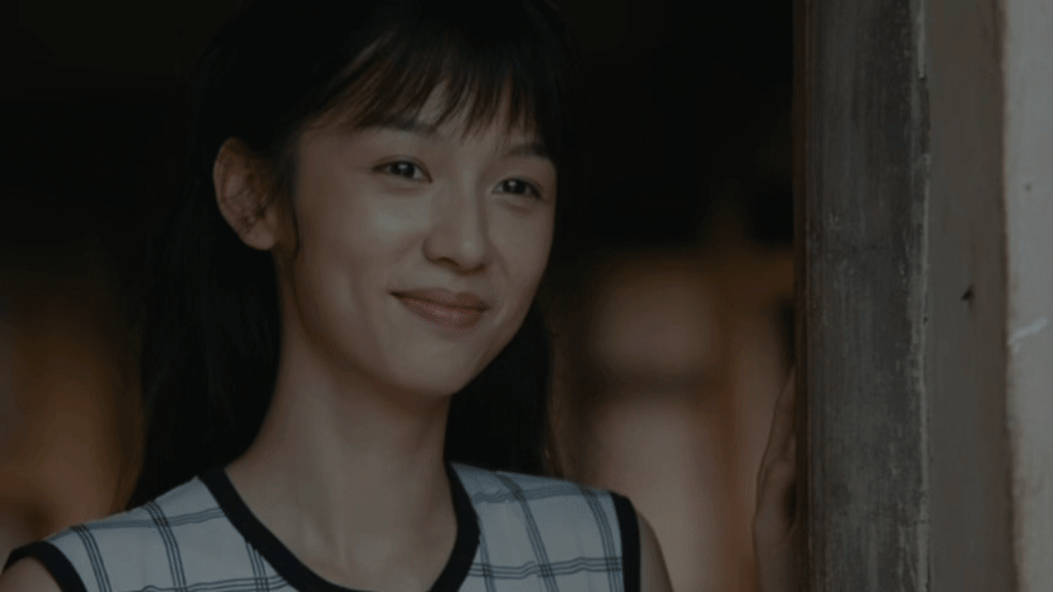 周也新剧变周地彻底被周也的可塑性折服😎！《你好 1983》农村造型一出来，直接