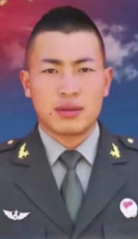 特战队员马学文，于2022年8月20日，在乘机执行训练任务时飞机失事坠毁，光荣牺