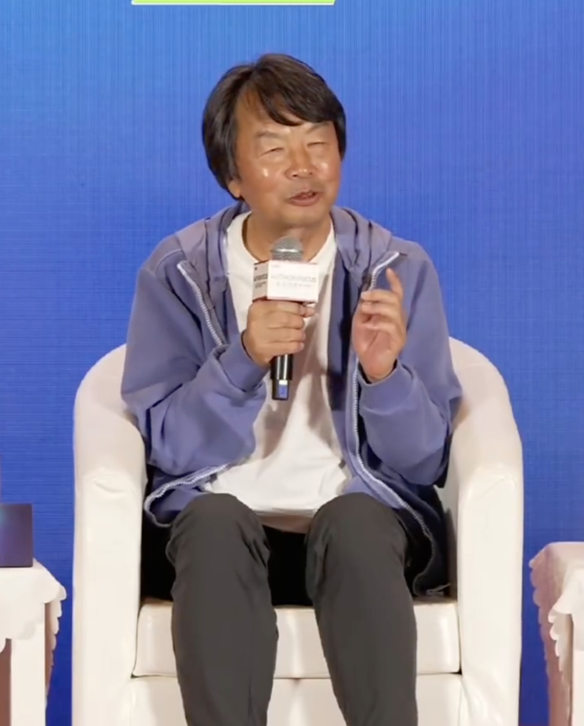 刘震云说世上没有真相只有角度很多时候争议的核心根本不是真相，而是大家更愿意相信自