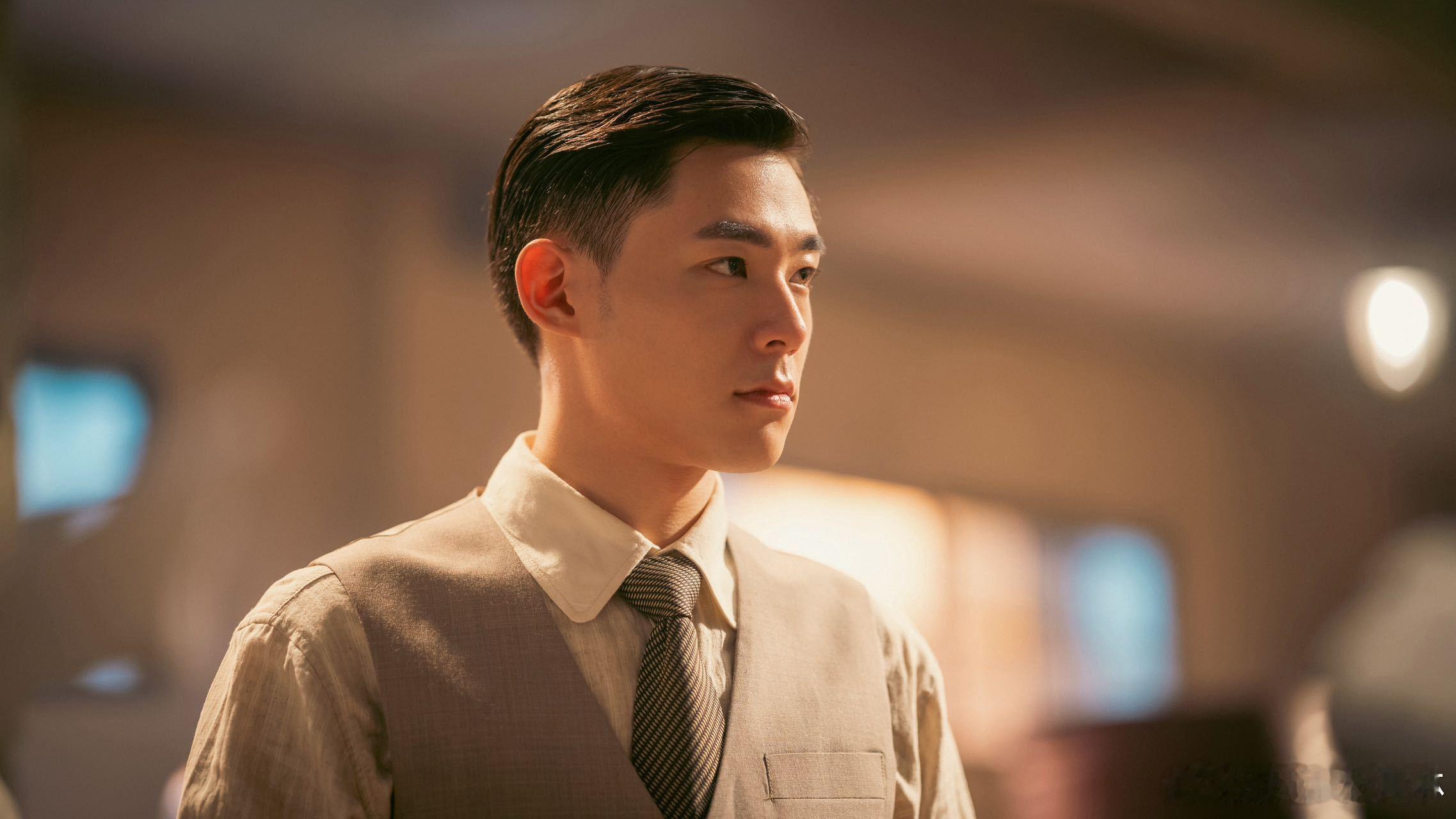 这居然是马启越 真没认出来！印象里的民国少年，在《风与潮》里成了沉稳青年企业家，