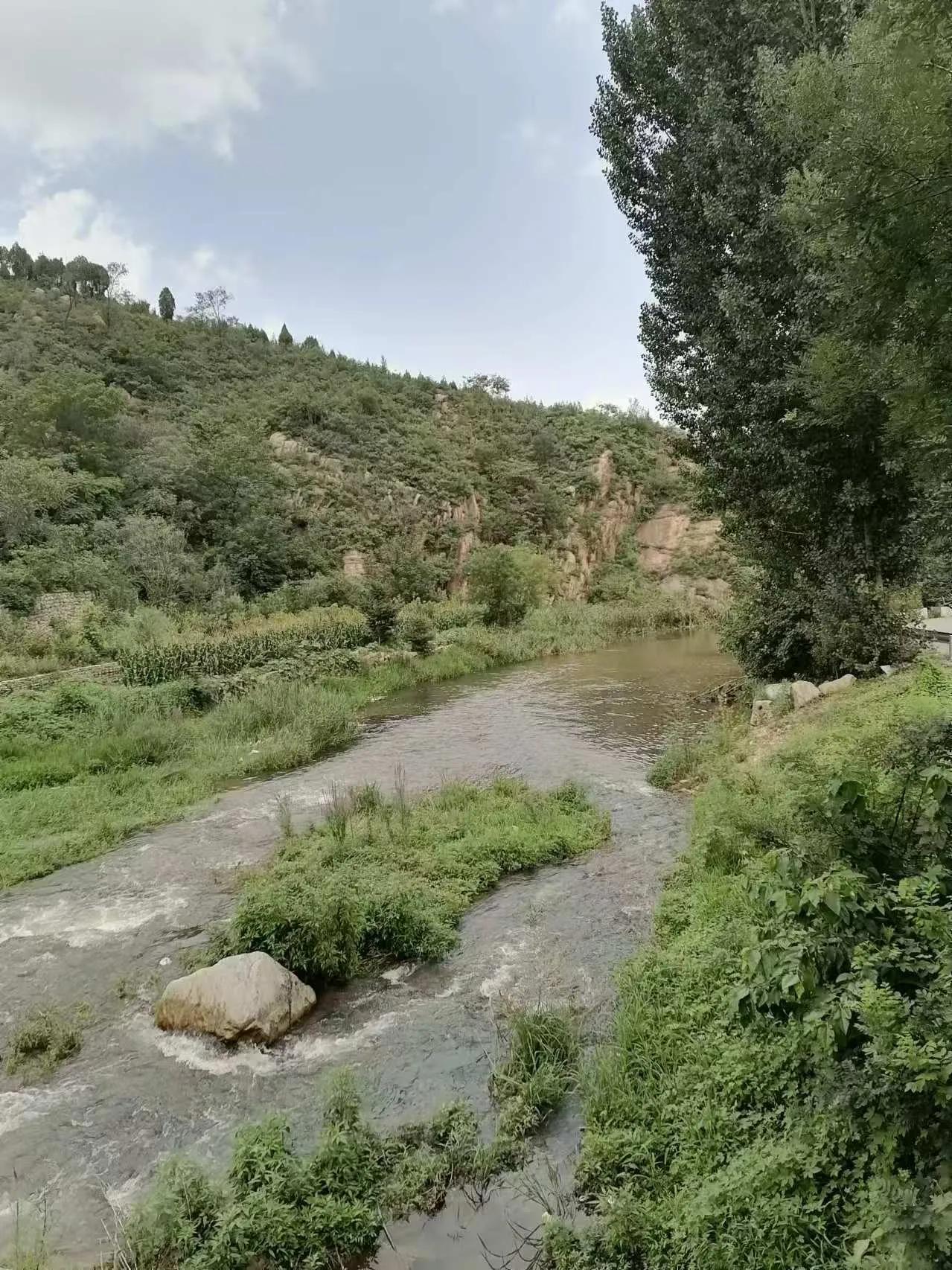 保持对生活的热忱，
把每一天活的热气腾腾[微笑]