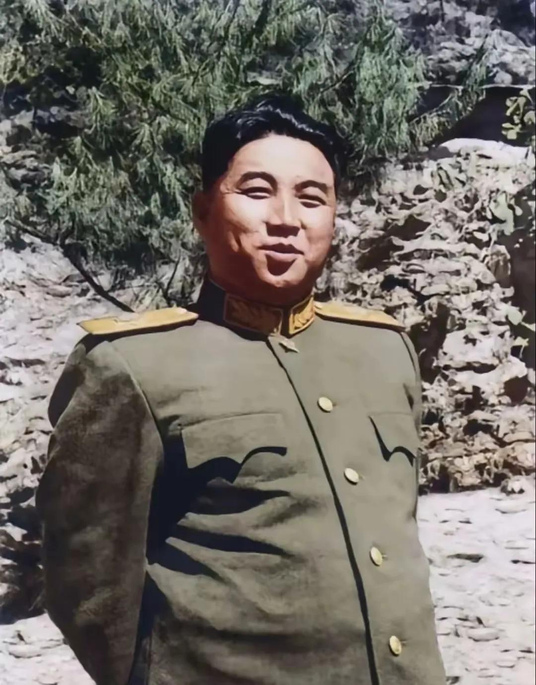 谁知道这位气场宏大的人是谁