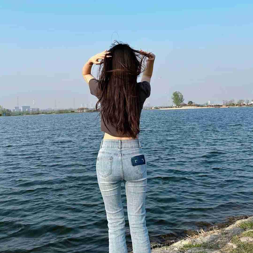 带定位晒今日生活 今天天气超棒，大晴天太舒服啦！我这状态嘛，就是疯狂期待暴富。没