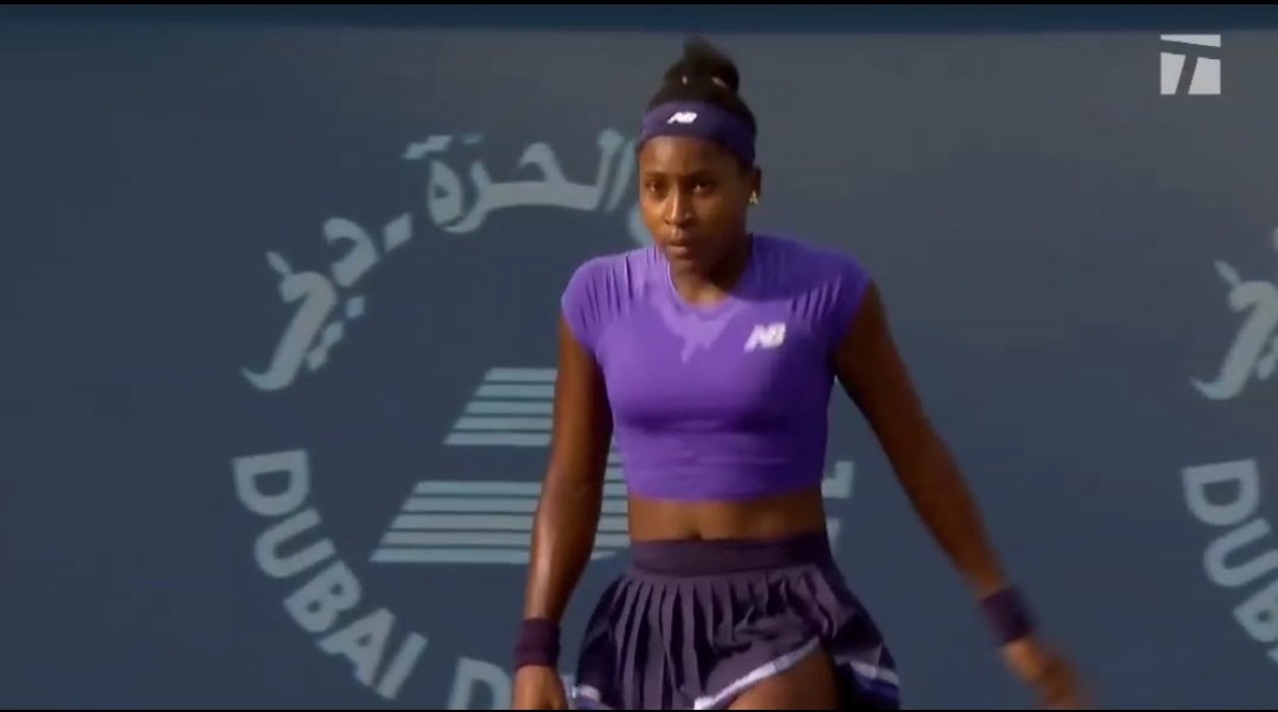 网球talking大会体育大赏 高芙6-4 6-4 击败卡琳斯卡娅赢得迪拜开门红