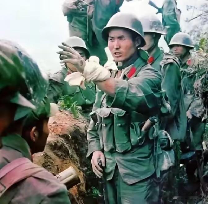 1985年，老山前线，348名年轻的战士永远把青春留在了那片被炮火熏黑的土地上。