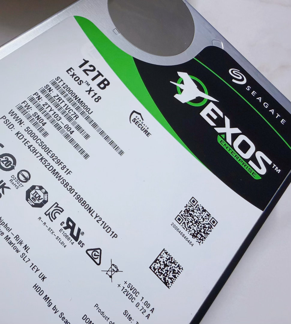 拆了WD和希捷桌面存储，得到20TB和12TB 企业盘，放入LaCie 双盘阵列