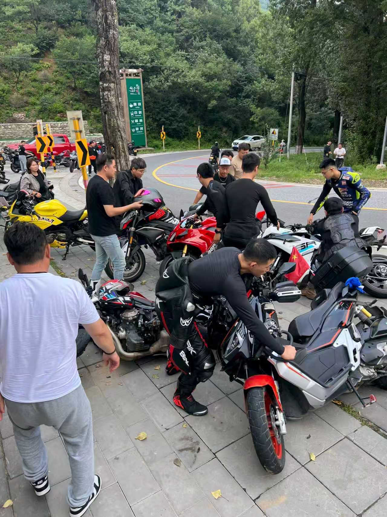 车若初见 好家伙，损失最大化，跟这儿玩多米诺骨牌呢。。。 