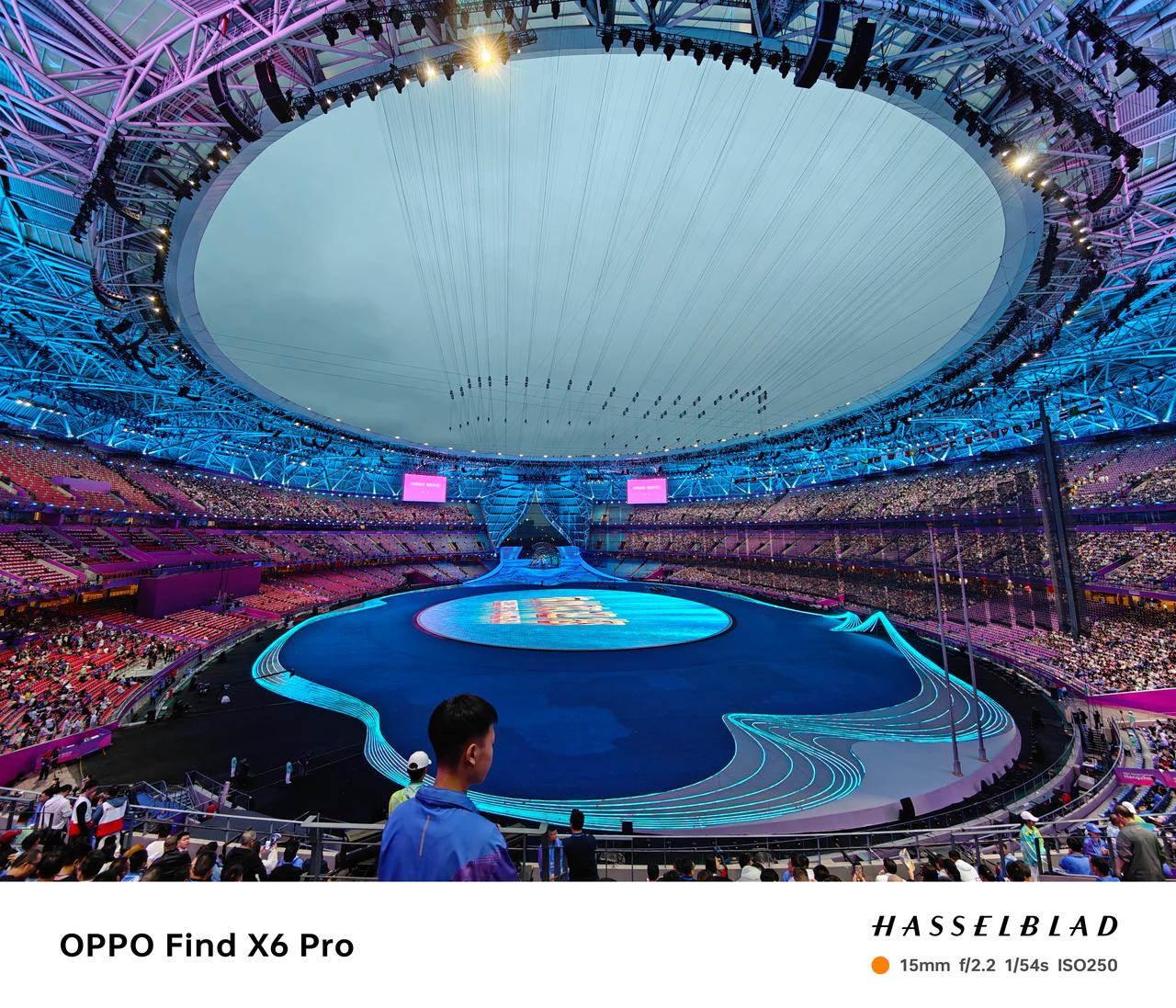 看亚运会开幕式这种大场景，选个合适的手机拍照尤其重要。

OPPO Find X
