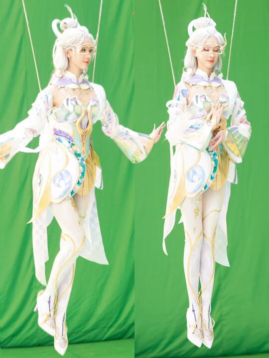 陈都灵cos「和平精英」新皮肤，赛博神女化身蛇年新春皮肤「赛博古神」你...