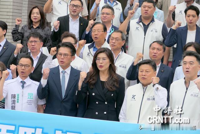 否了1.25兆，就是胜利！
3800亿最终妥协给了7800亿，是郑丽文妥协给了卢