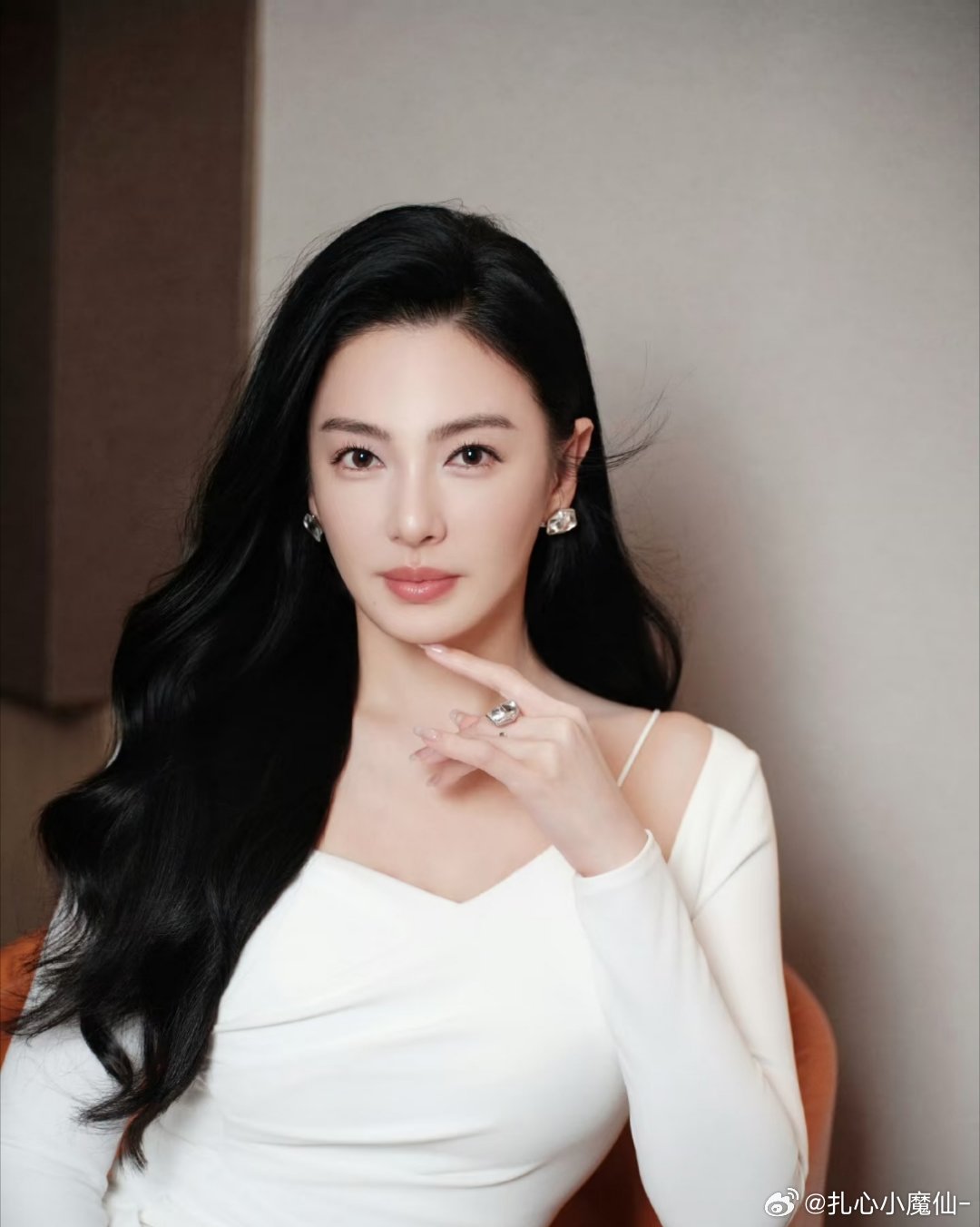 张雨绮不会真被封了叭？鬼吹灯系列她一直是女主，这都能把她换了