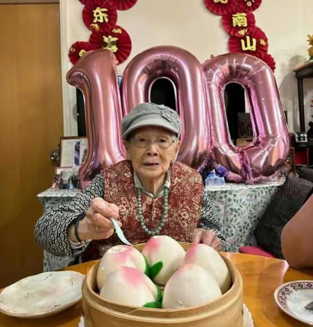梅艳芳102岁妈妈覃美金去世！四名子女3人癌症病逝，仅剩的长子曾查出有肿瘤
8月