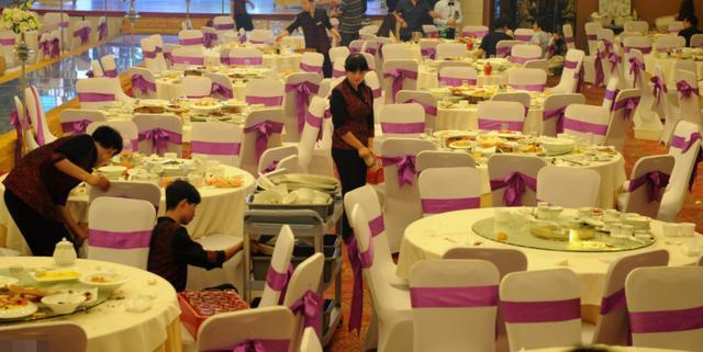 "真是倒霉！"四川广安，一对新人办婚礼，设了68桌喜宴，每桌999元，高朋满座，