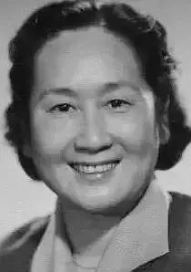 从北平女学生到战地文艺兵：胡朋把话剧演成了抗日尖刀
 
1930年，胡朋就读于当