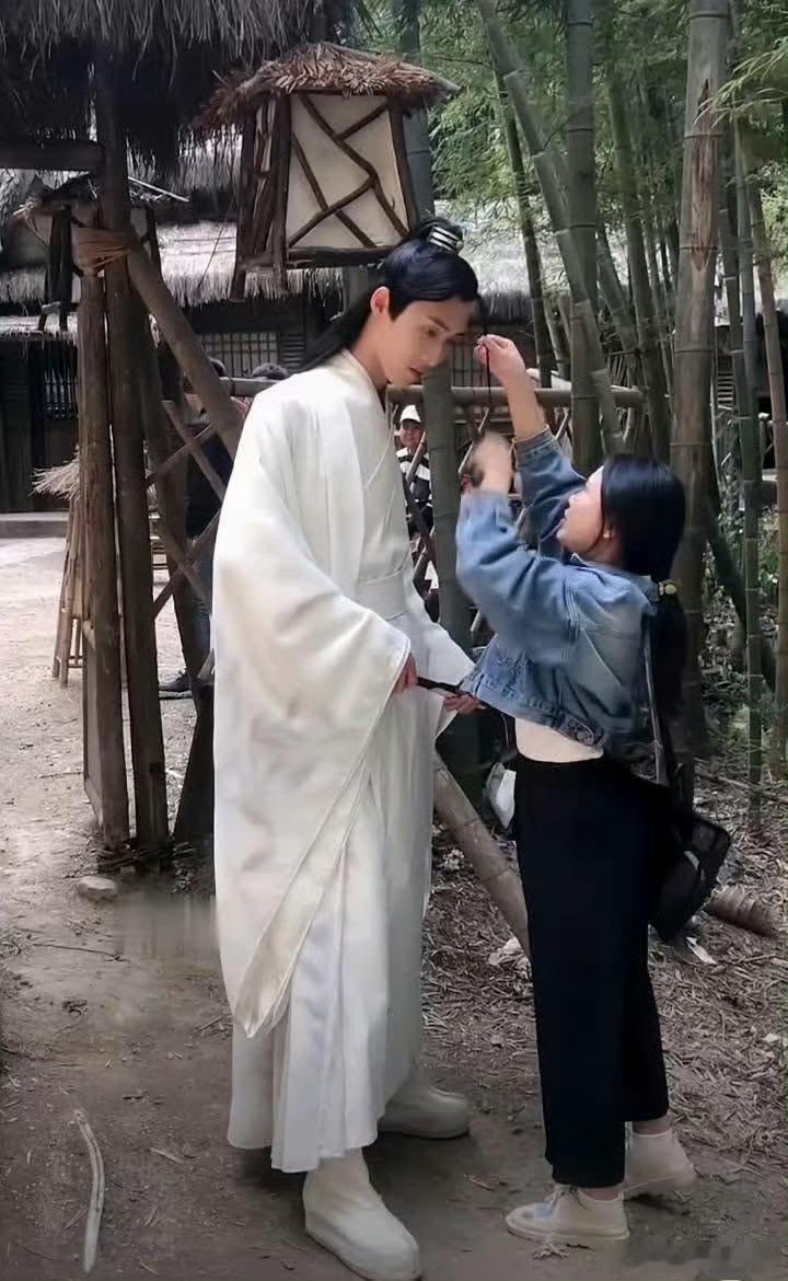 这是哪位208，做造型就不能蹲下来吗 ​​​