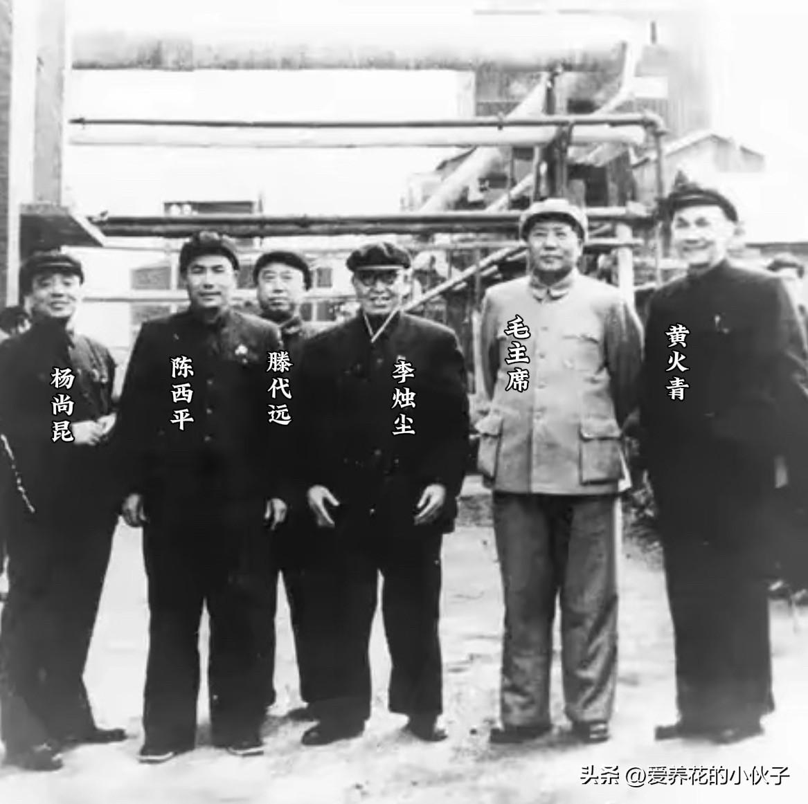 这张老照片你见过么？

1954年4月23日，毛主席视察天津永利碱厂（天津碱厂）