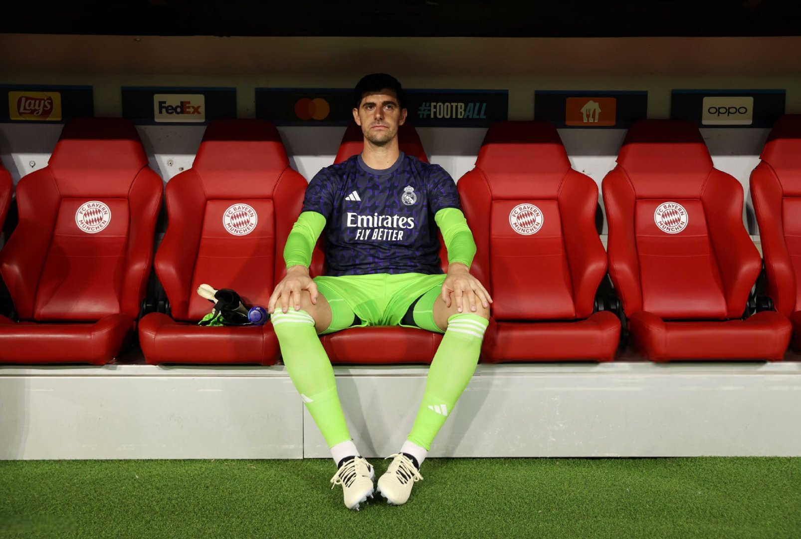 库尔图瓦：“我现在在考教练证，已经拿到了欧足联B级证书，正在考 A 级。但我不觉