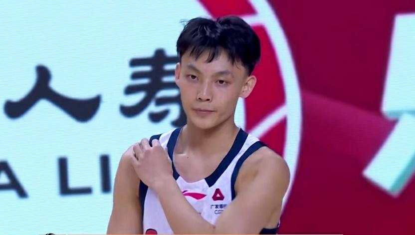 数据不会说谎：广东东阳光28分打爆四川丰谷酒业，3点残酷的事实……

1：徐杰状