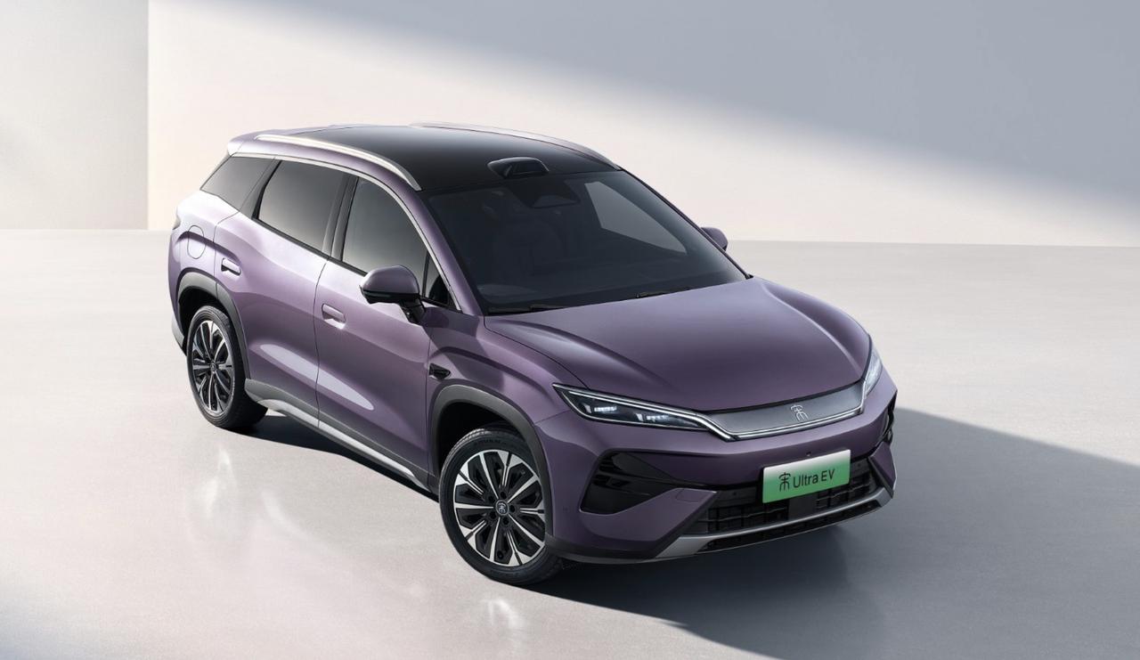 15万价位的车配激光雷达+城区智驾，宋Ultra EV开启预售。近期，宋Ultr