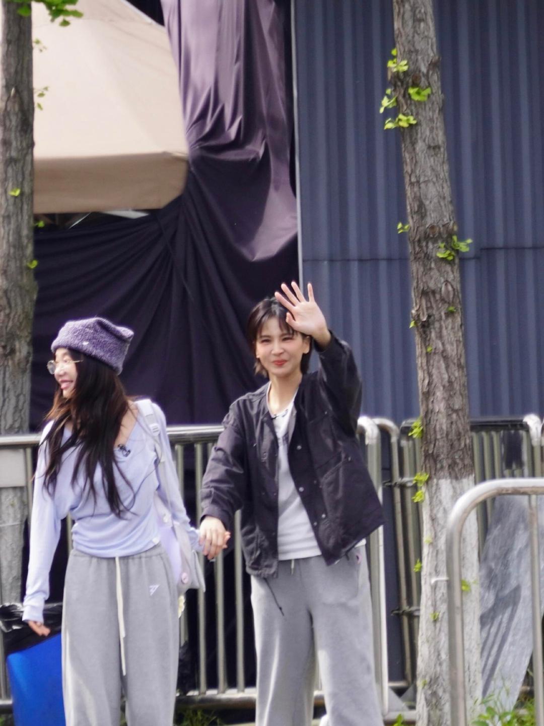 浪姐三公已经彩排三次了春晚也就5次联排浪姐已经3次了 原来姐姐们彩排三次了，大家