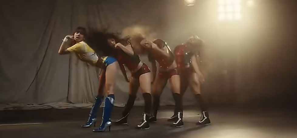 lisa世界杯歌曲遭抵制从Lisa上疯马秀开始中国市场的价值就归零了永久的那种世